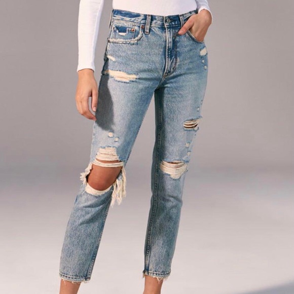 Abercrombie & Fitch Denim - Abercrombie & Fitch high rise mom jean